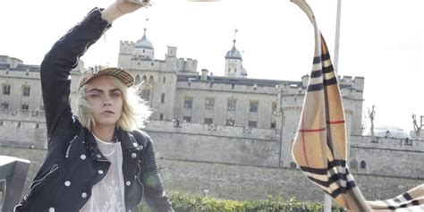 Cara Delevingne sings 'Maybe it's because I'm a Londoner' in 